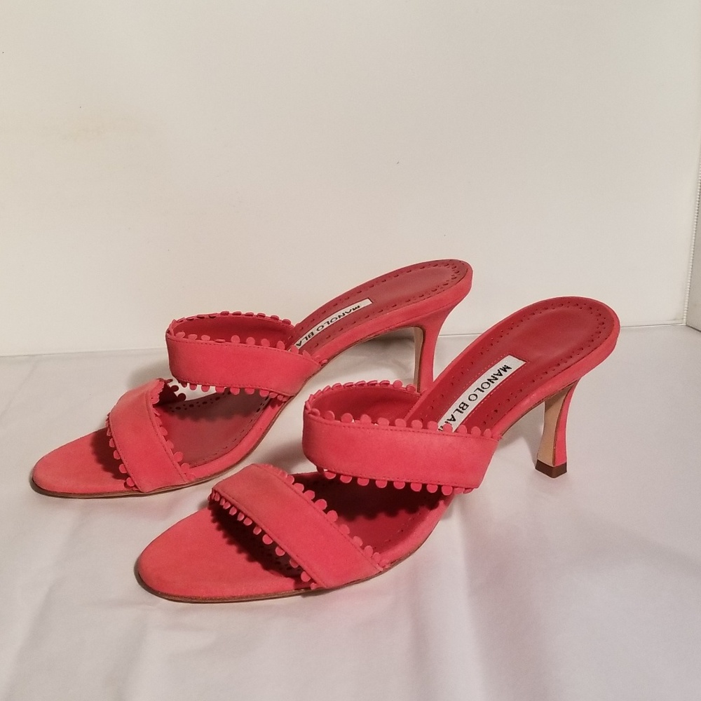 NWOB Manolo Blahnik Women's US 6/EU 37 Mule Pink